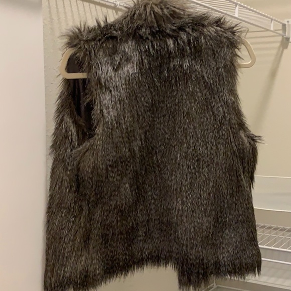 Faux Fur Vest - Picture 2 of 2
